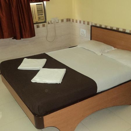 Girija Payyade Hotel Кальян Экстерьер фото