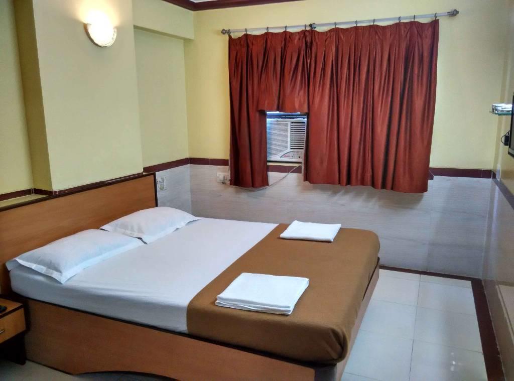 Girija Payyade Hotel Кальян Экстерьер фото