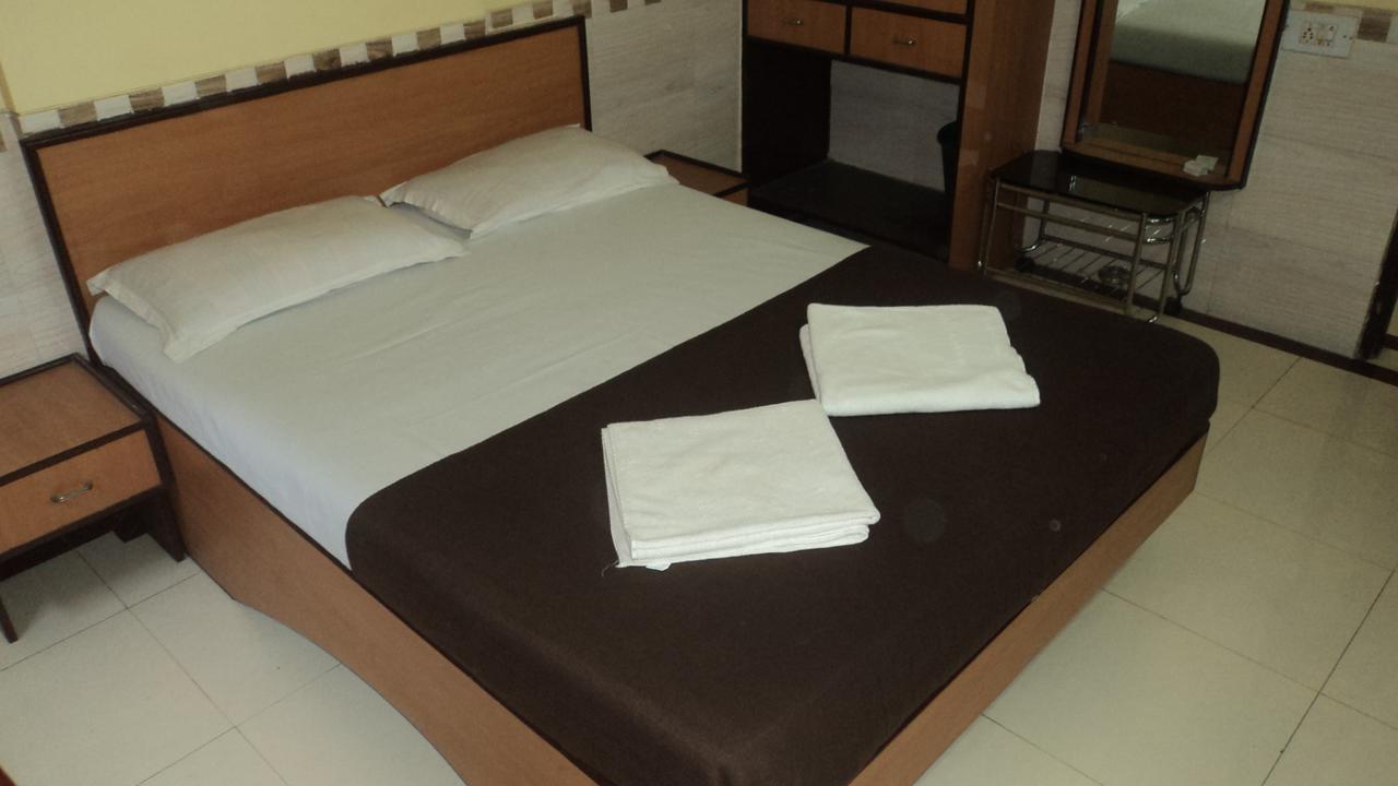 Girija Payyade Hotel Кальян Экстерьер фото