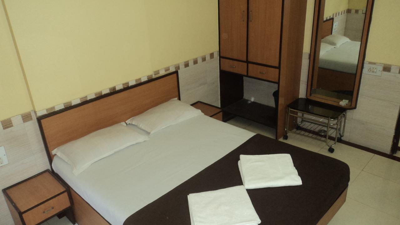 Girija Payyade Hotel Кальян Экстерьер фото