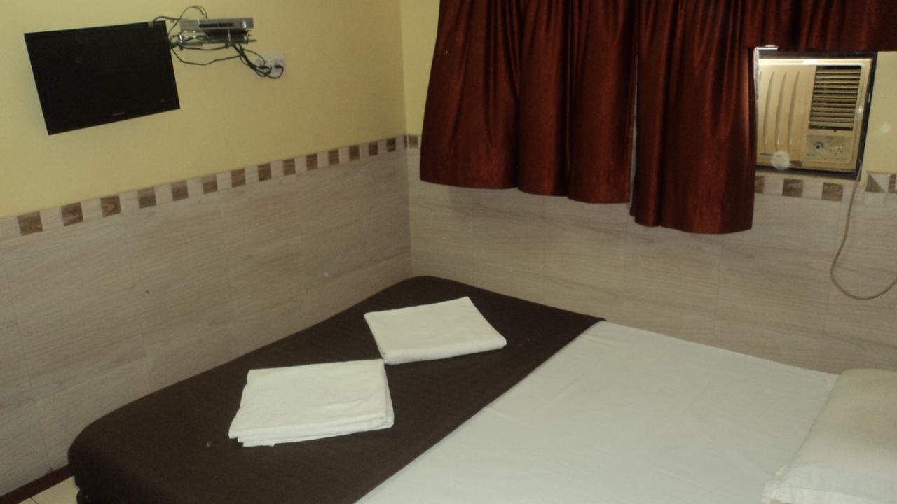 Girija Payyade Hotel Кальян Экстерьер фото