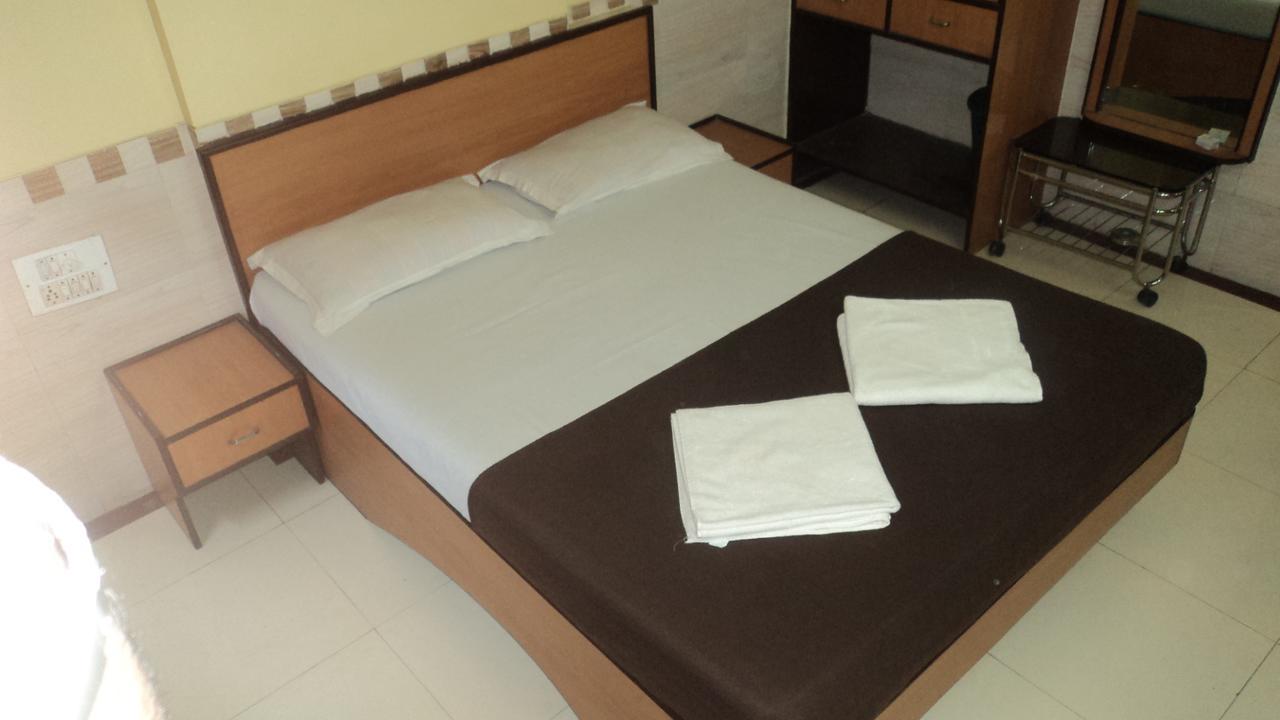 Girija Payyade Hotel Кальян Экстерьер фото